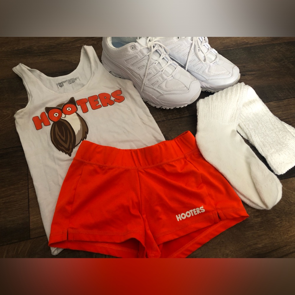 Hooters uniform